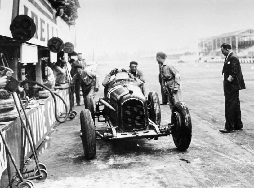 Gran Premio d&#39;Italia del 1933: pit stop per l&#39;Alfa Romeo del vincitore Luigi Fagioli (Olycom/Publifoto)